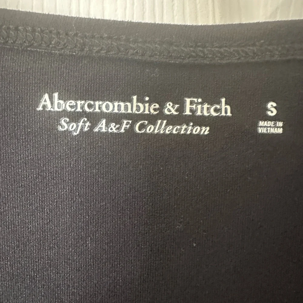 NEW! Abercrombie & Fitch Black Long Sleeve Bodysuit Size Small - Picture 4 of 8